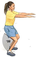 Donna che piega le ginocchia a 90 gradi, le braccia tese davanti a sé all'altezza delle spalle.