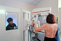 Immagine di una procedura di mammografia